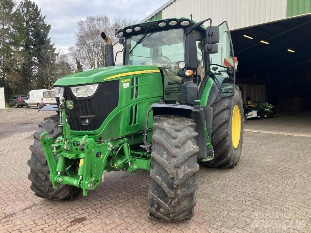 John Deere 6250R Traktori