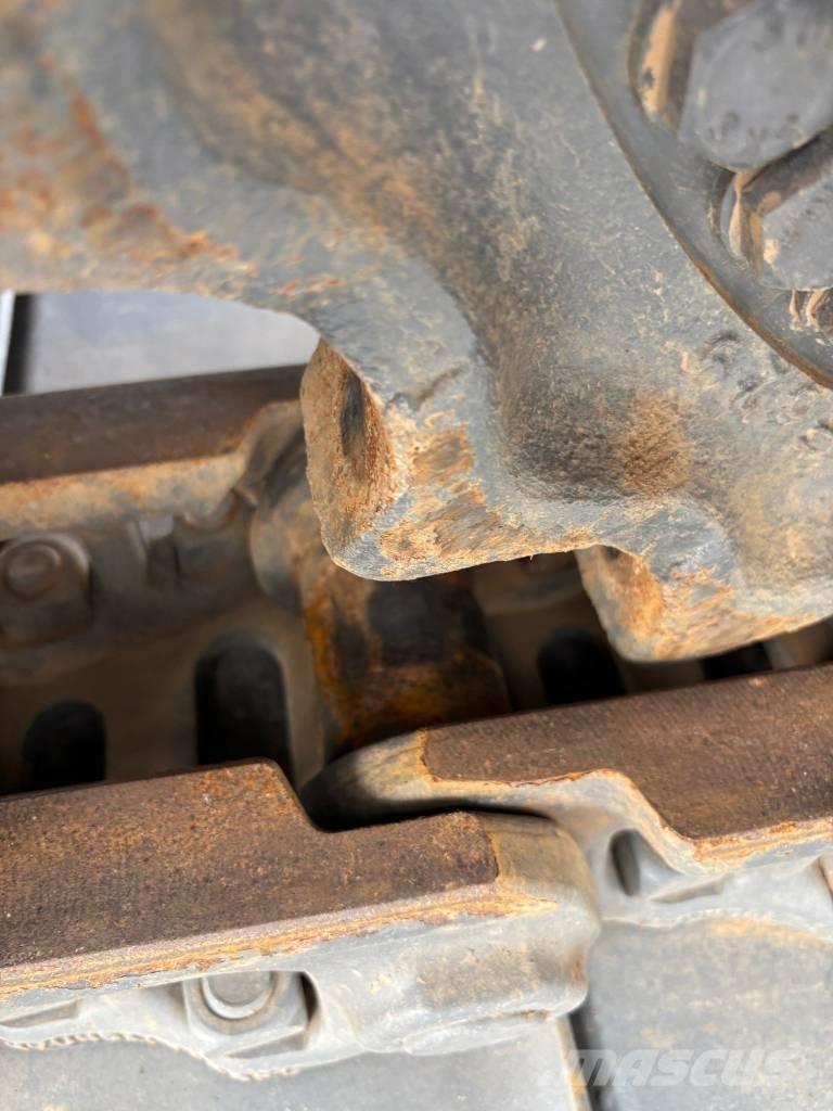 Hyundai R 245 LR Ekskavatori tālās sniedzamības darbiem