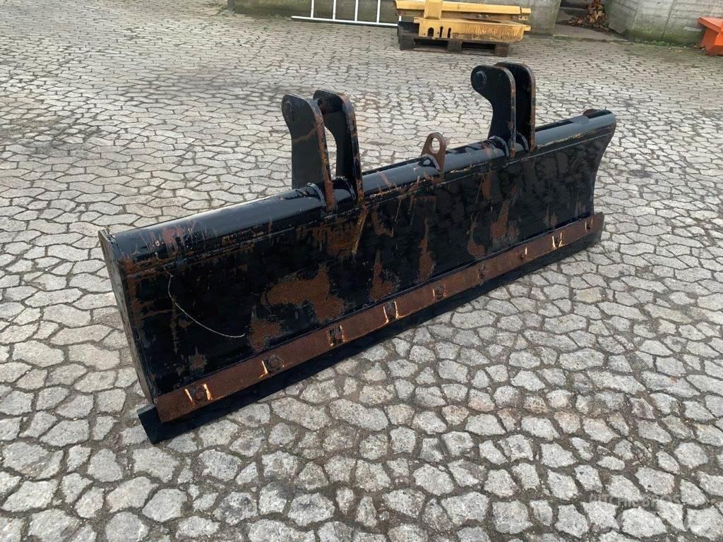 Terex  Naži