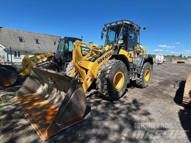 Komatsu WA200-8 Iekrāvēji uz riteņiem