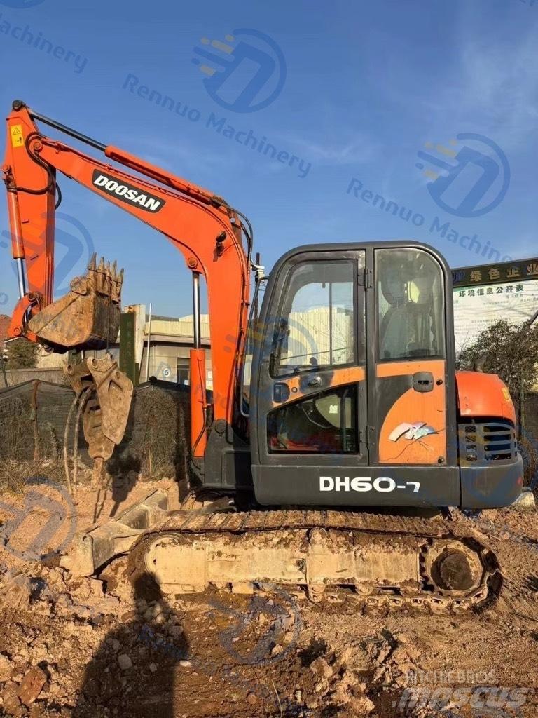 Doosan DH 60 Kāpurķēžu ekskavatori