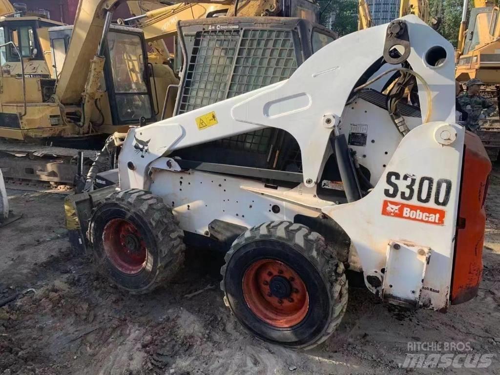 Bobcat S 300 Lietoti riteņu kompaktiekrāvēji