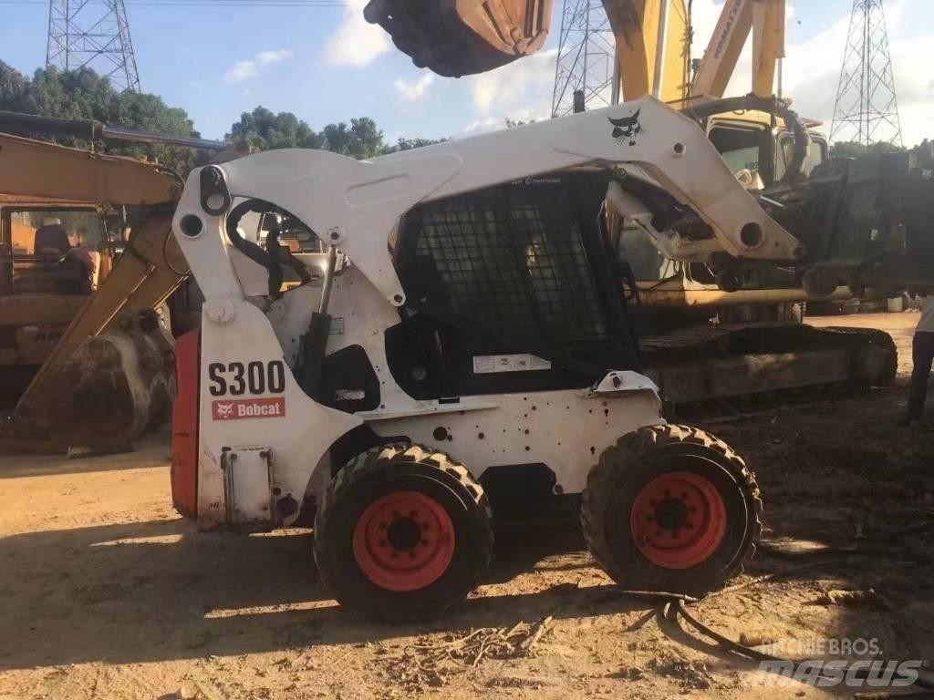 Bobcat S 300 Lietoti riteņu kompaktiekrāvēji