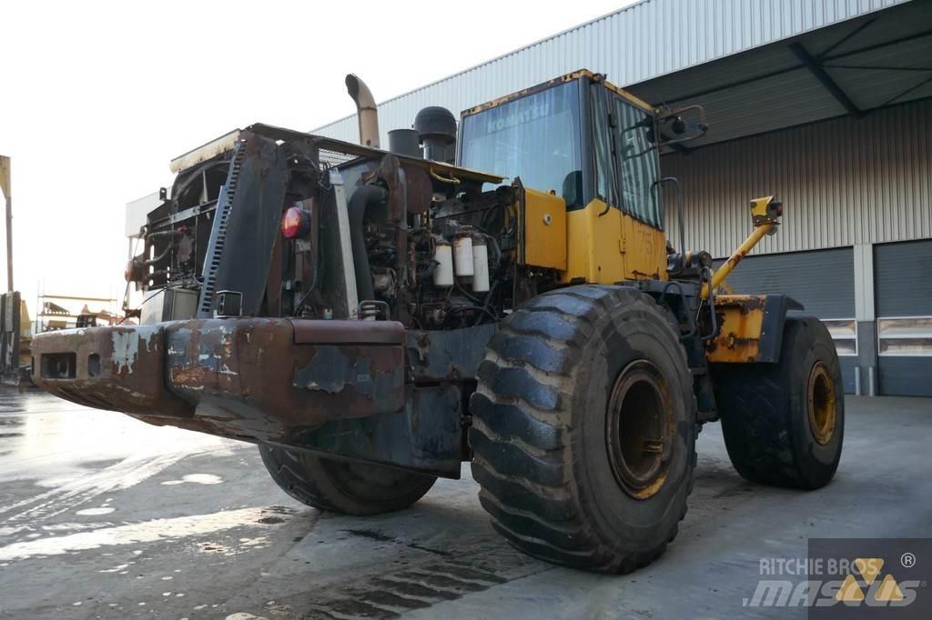 Komatsu WA470-6 Iekrāvēji uz riteņiem