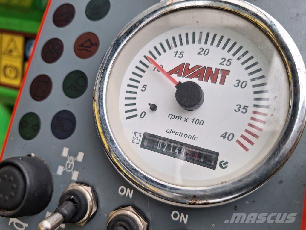 Avant 735 TDL Īpašie ekskavatori