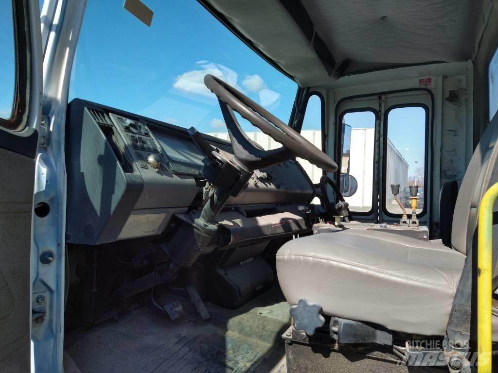 Freightliner FL80 Atkritumu izvešanas transports