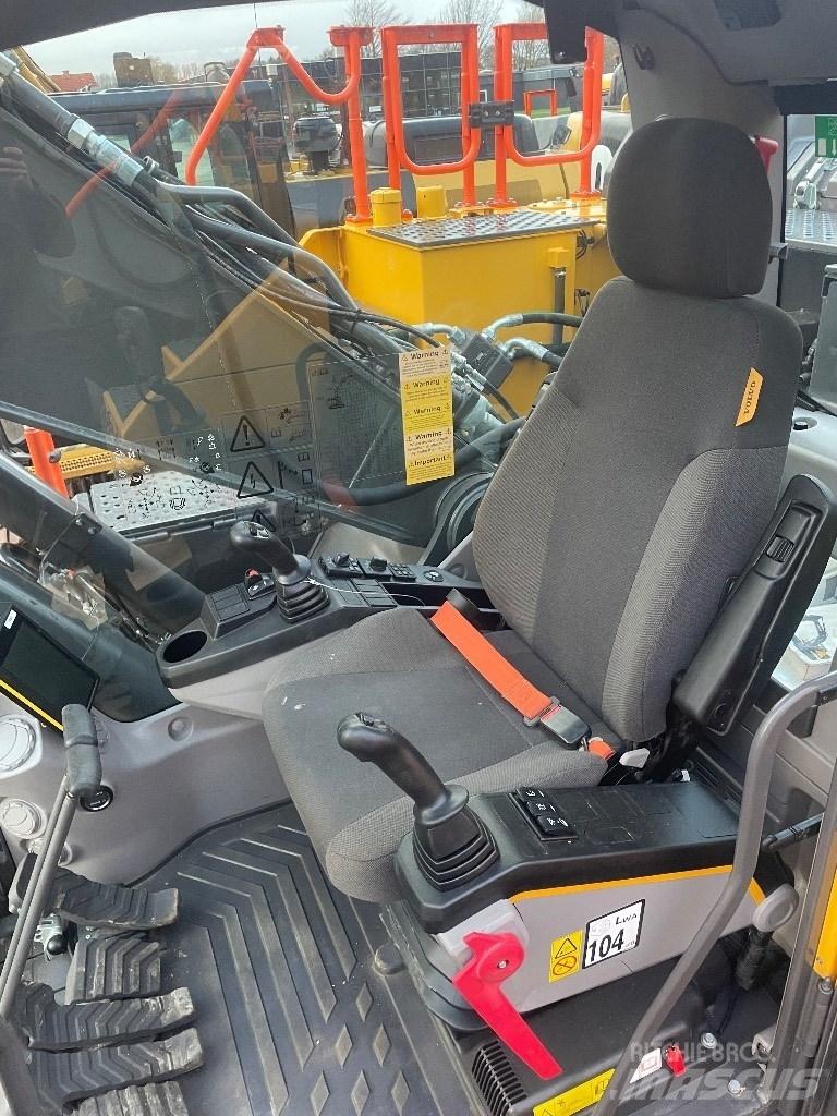 Volvo EC250EL Kāpurķēžu ekskavatori
