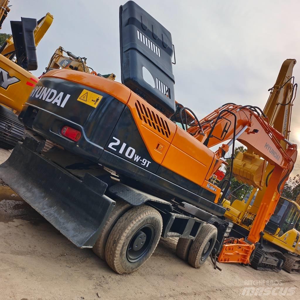 Hyundai 210W-9 Ekskavatori uz riteņiem