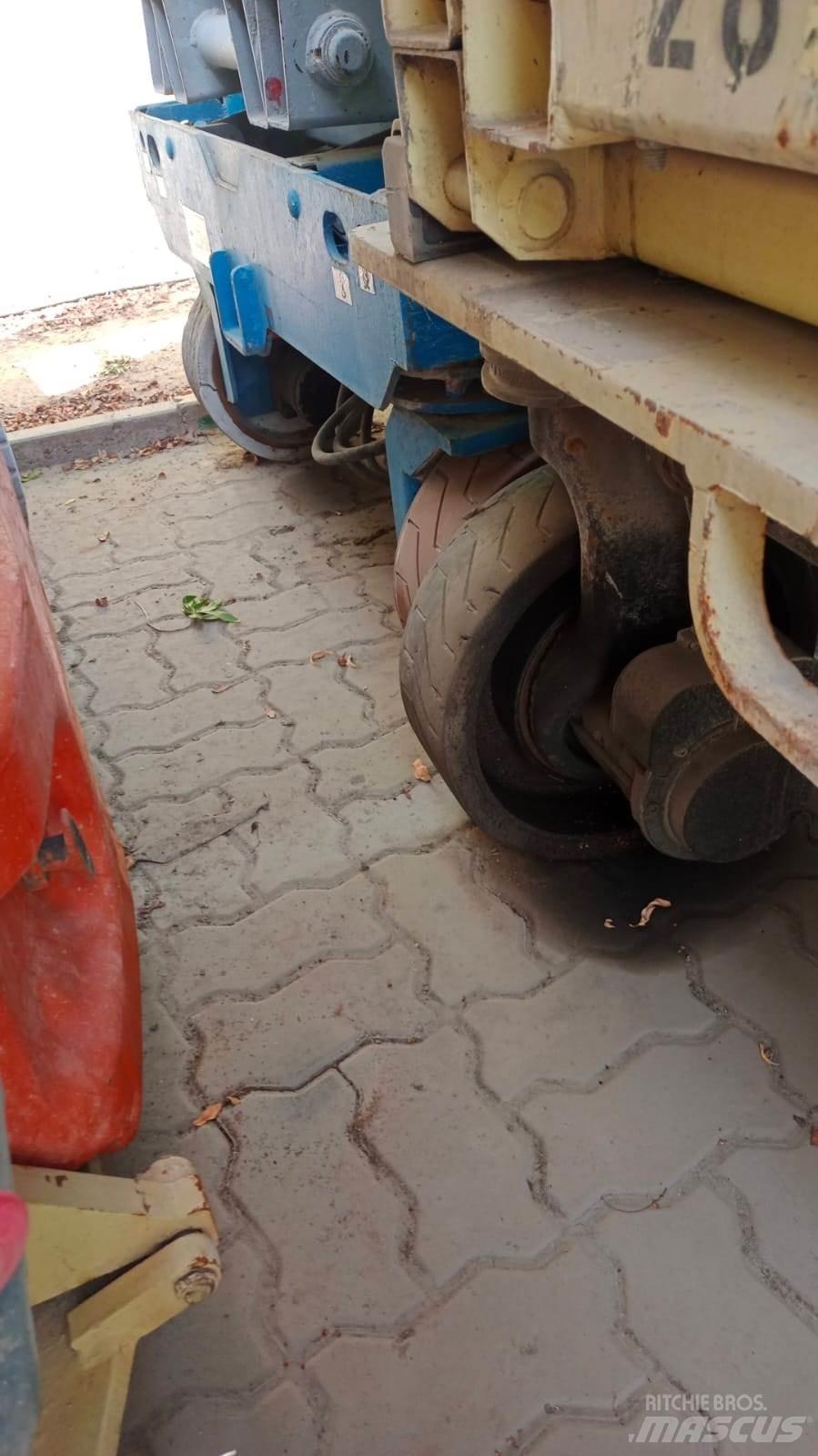 JLG 2646ES Šķerveida pacēlāji