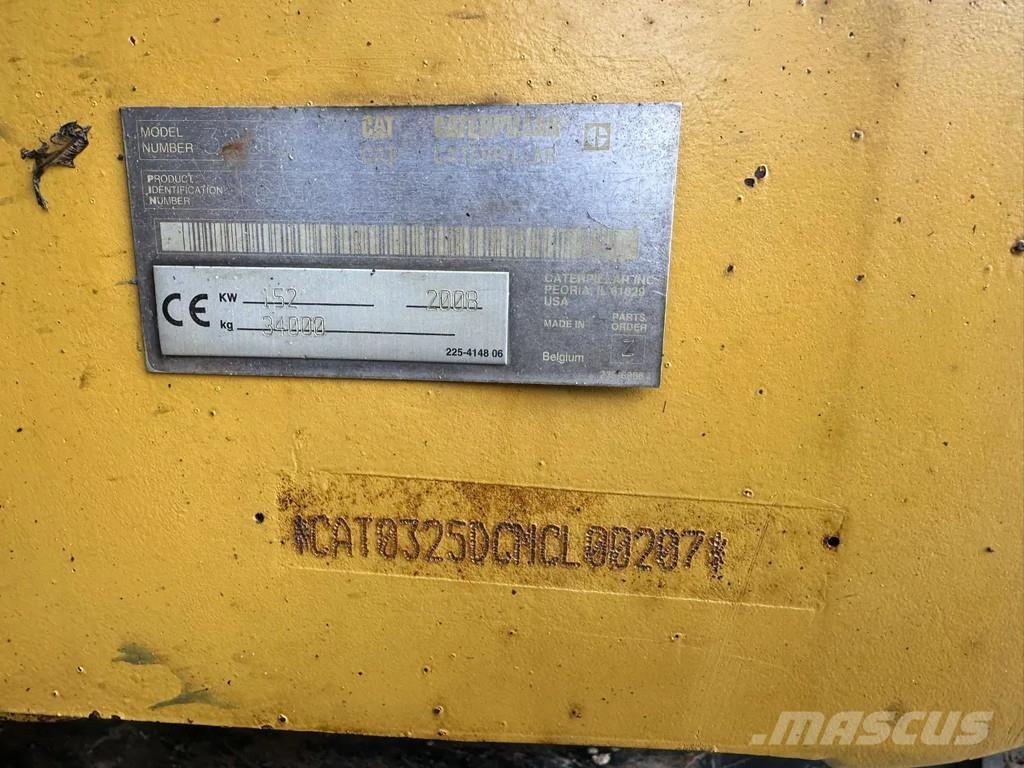 CAT 325 DL Kāpurķēžu ekskavatori