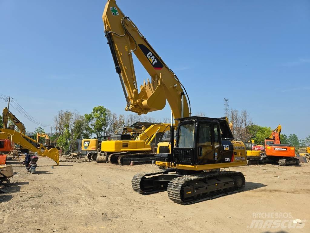 CAT 320D2 Kāpurķēžu ekskavatori
