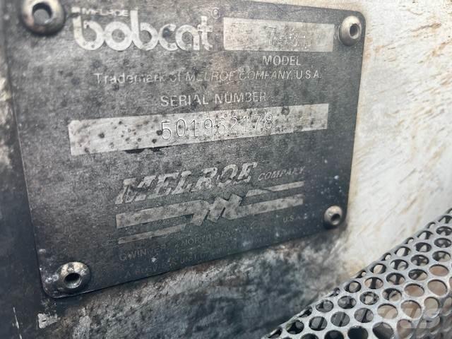 Bobcat 743 Lietoti riteņu kompaktiekrāvēji