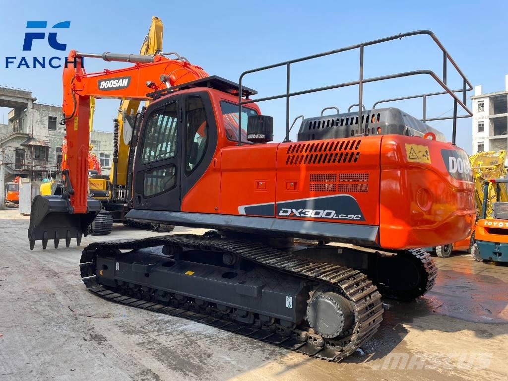Doosan DX 300LC-9C Kāpurķēžu ekskavatori
