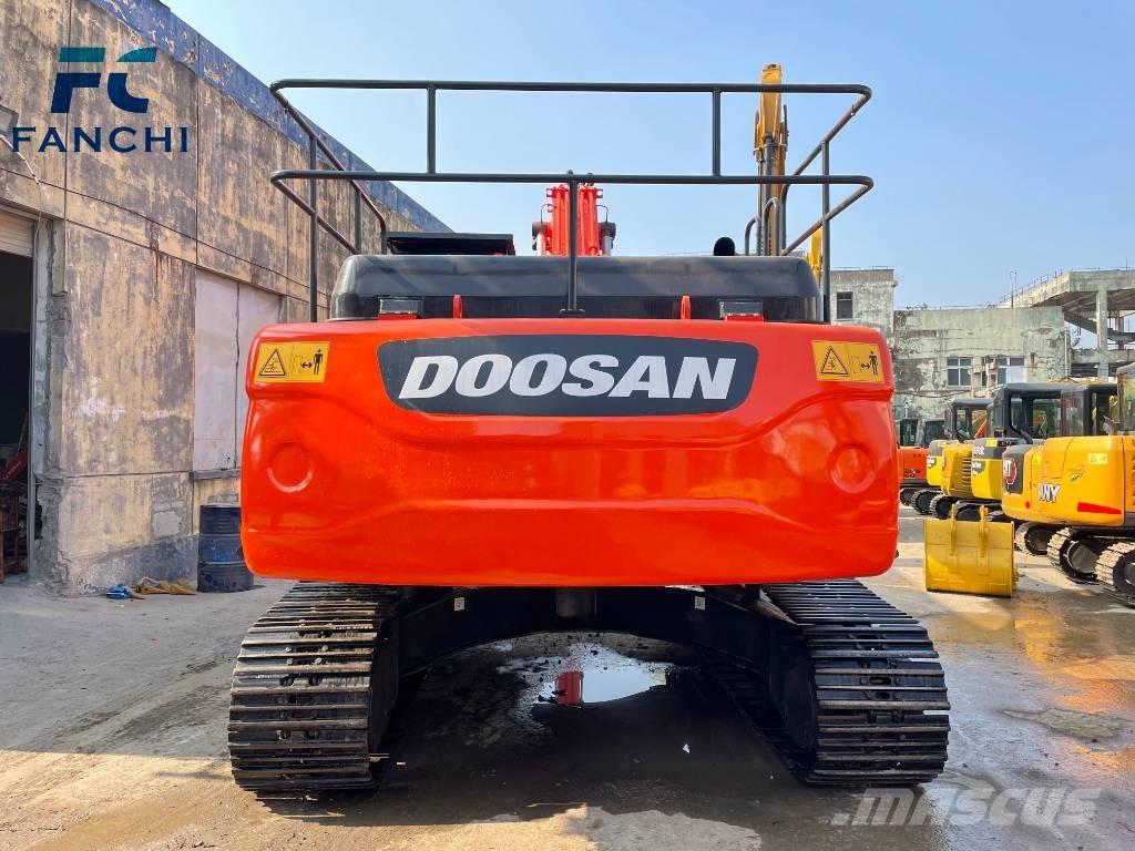 Doosan DX 300LC-9C Kāpurķēžu ekskavatori