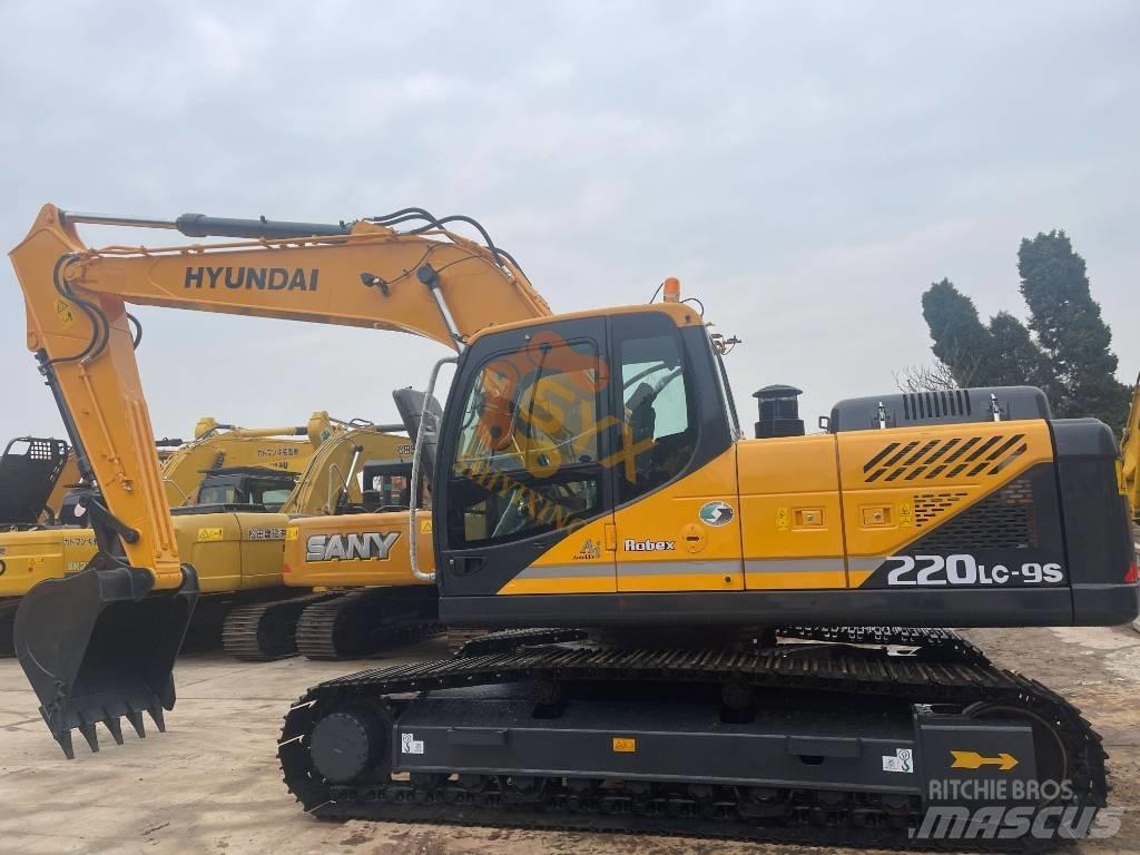 Hyundai Robex 220 Kāpurķēžu ekskavatori