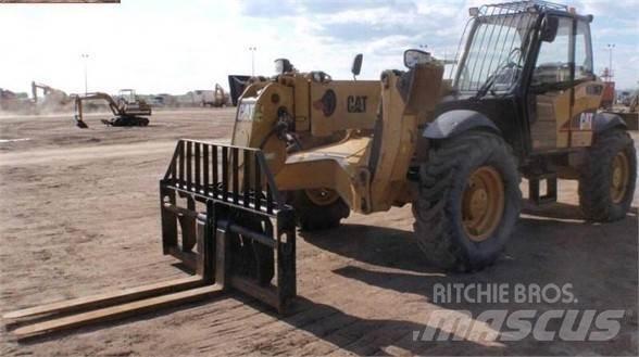 CAT TH560B Teleskopiskie manipulatori