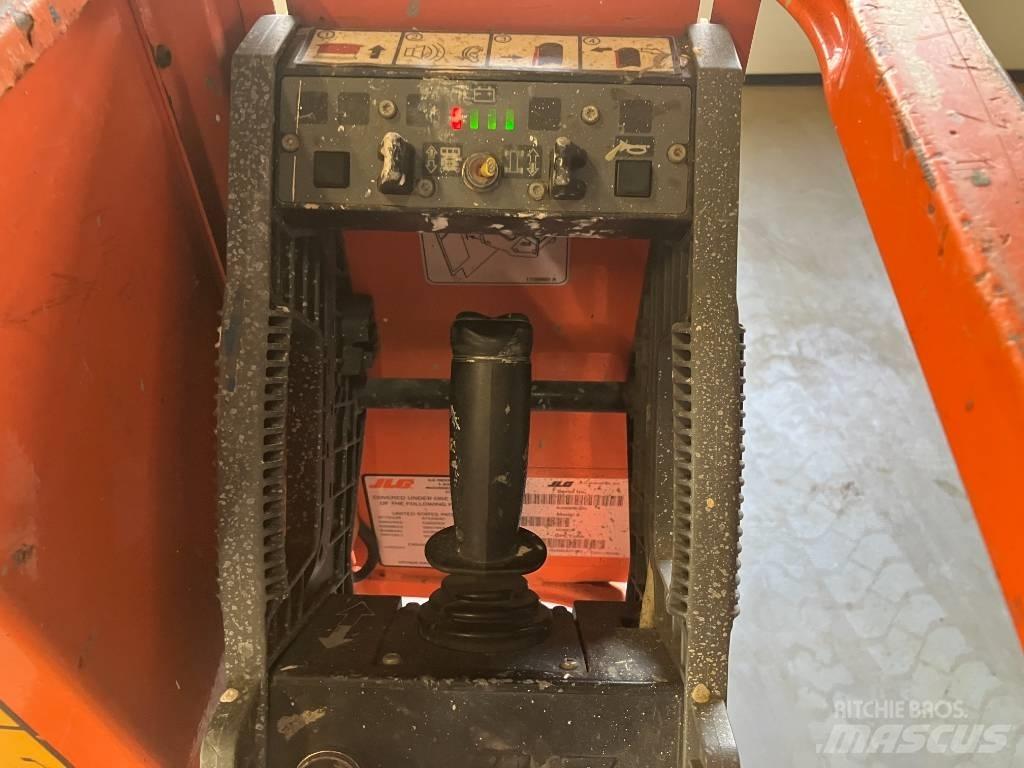 JLG 1230 ES Vertikālie pacēlāji