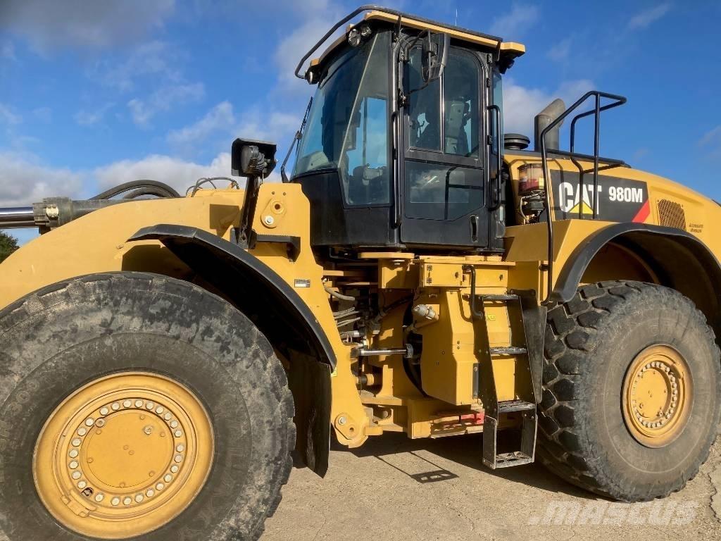 CAT 980M Iekrāvēji uz riteņiem