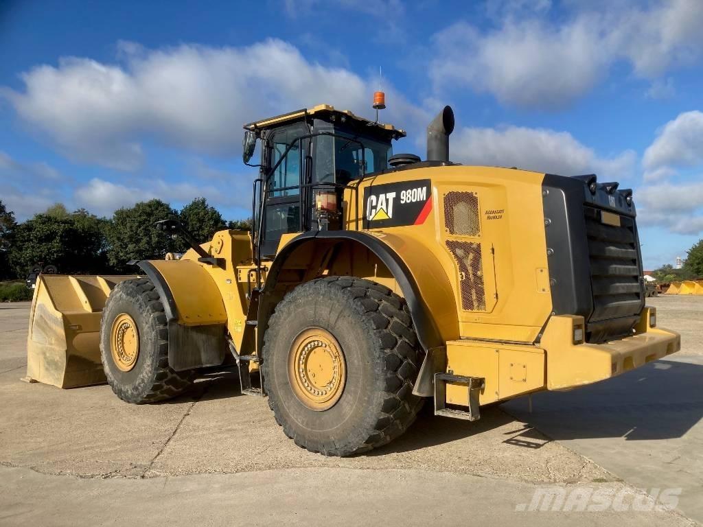 CAT 980M Iekrāvēji uz riteņiem