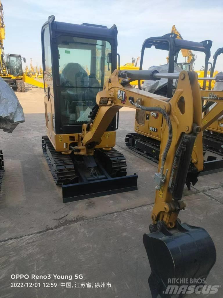 CAT 302 CR Ekskavatori uz riteņiem