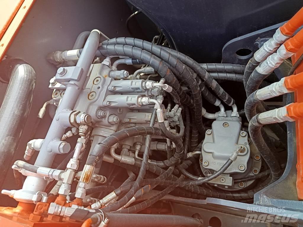 Hitachi ZX 70 Kāpurķēžu ekskavatori