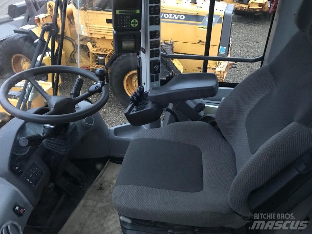 Volvo L120H Iekrāvēji uz riteņiem