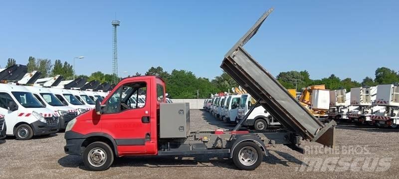 Iveco 35C13 - Tipper Pašizgāzējs