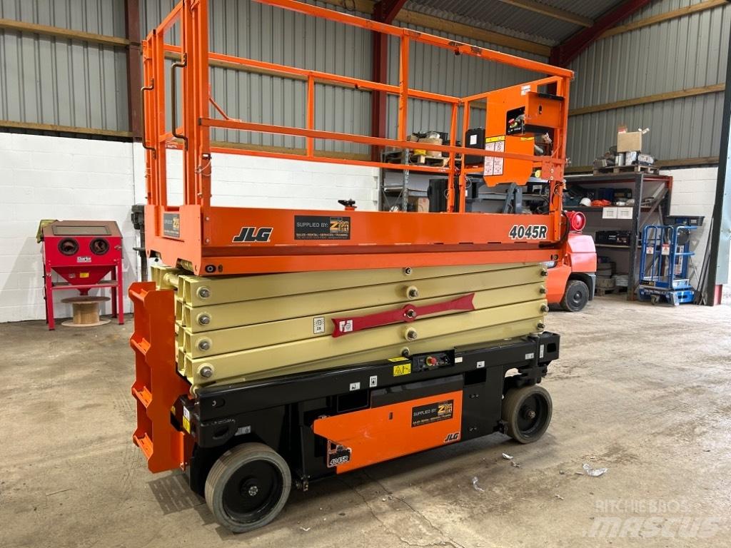JLG 4045R Šķerveida pacēlāji