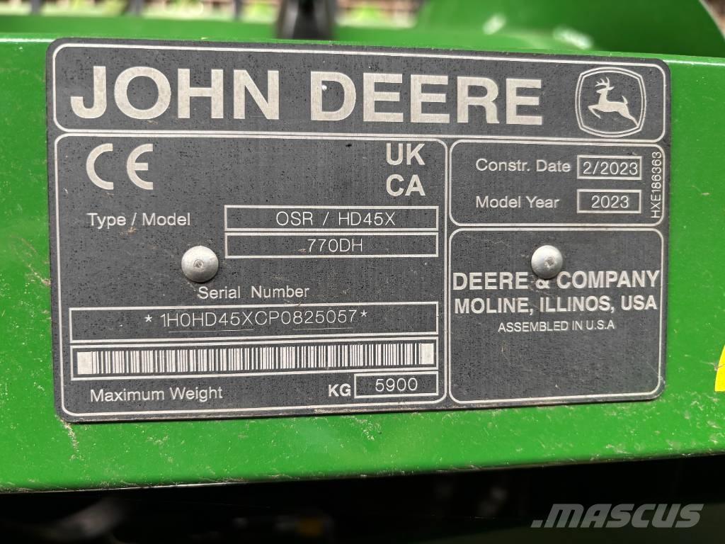 John Deere X9 1000 Ražas novākšanas kombaini