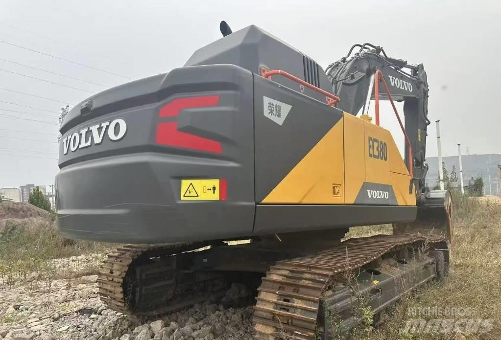 Volvo 380 Kāpurķēžu ekskavatori
