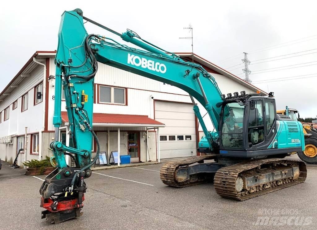 Kobelco SK210LC-10 Kāpurķēžu ekskavatori