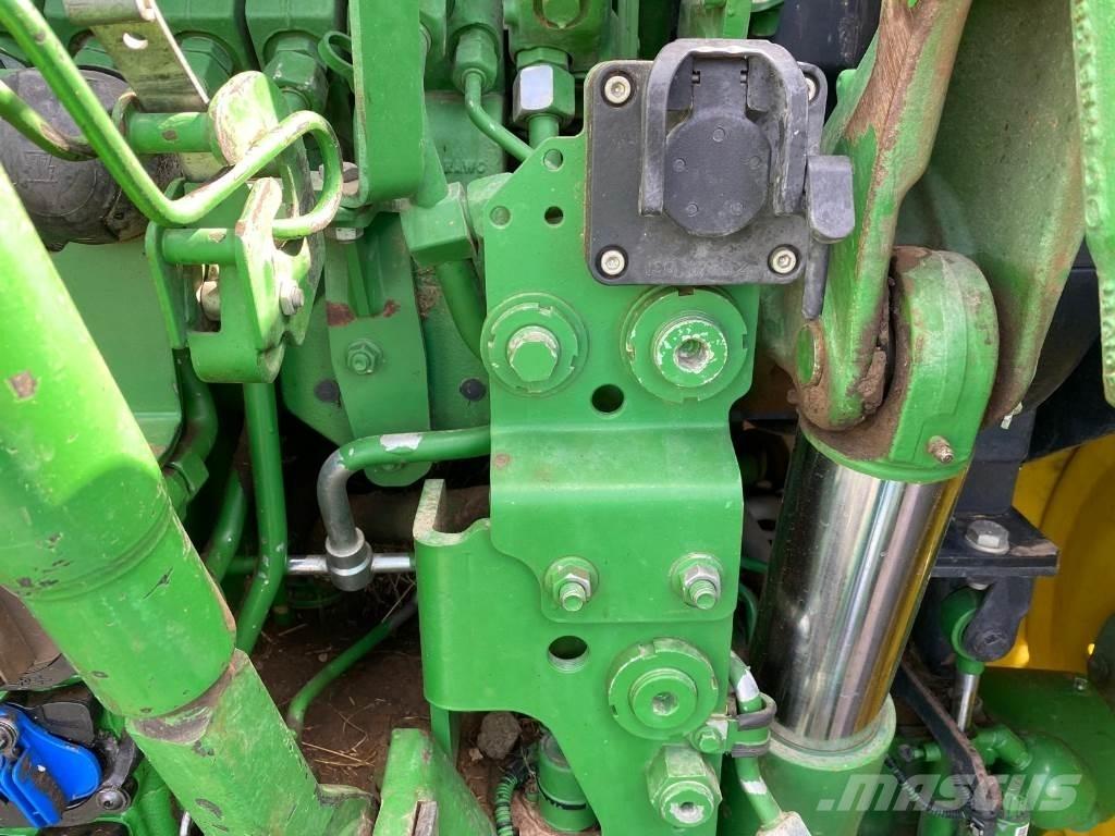 John Deere 6130 R Traktori