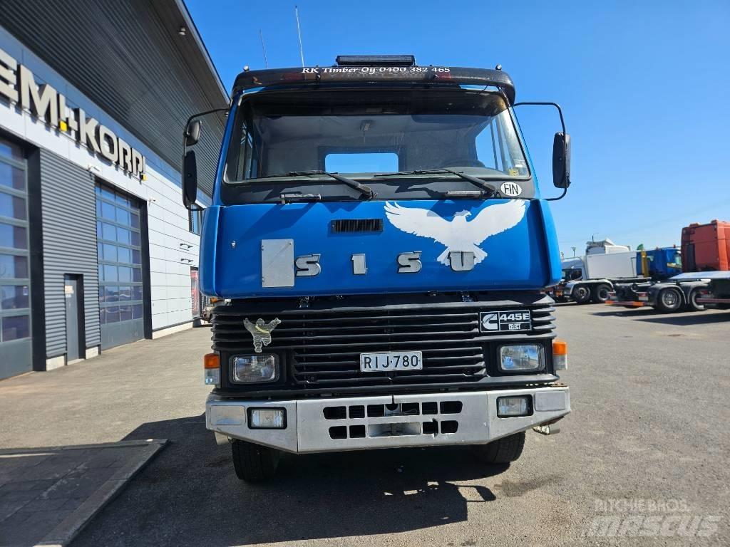 Sisu SM 320 Treileri meža tehnikas transportēšanai