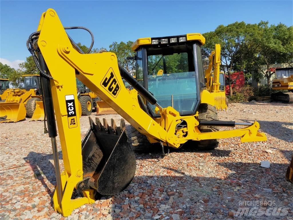JCB 3 CX Ekskavatori-iekrāvēji