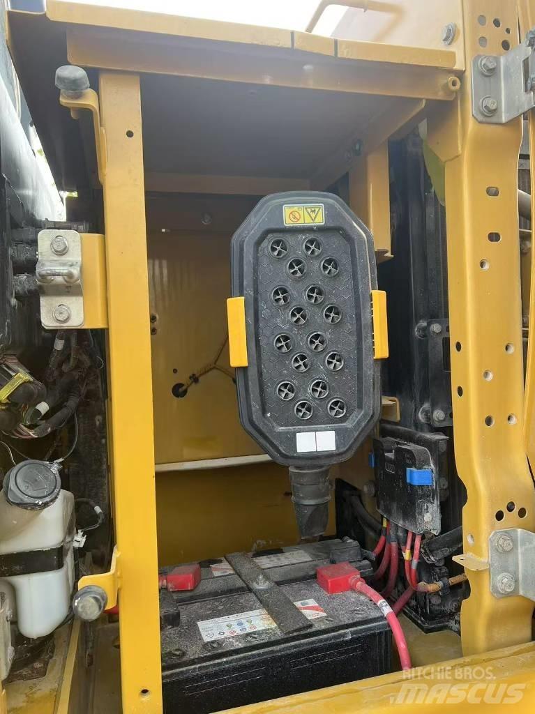 CAT 320 GC Kāpurķēžu ekskavatori