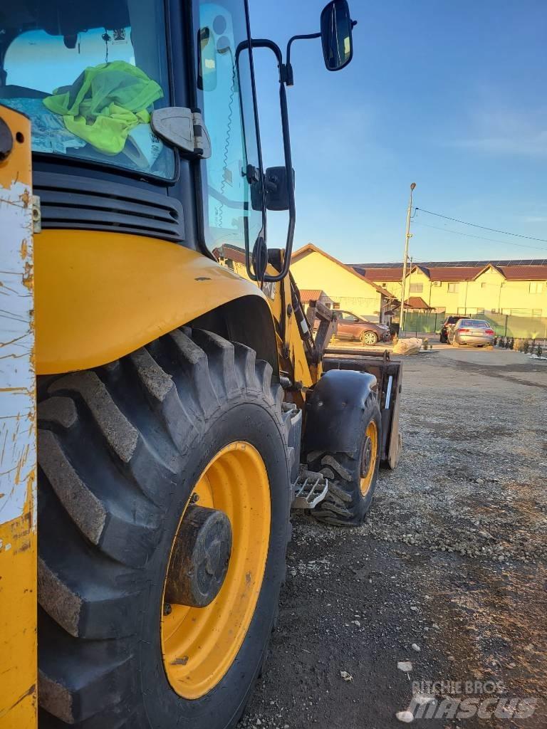 JCB 3 CX Ekskavatori-iekrāvēji