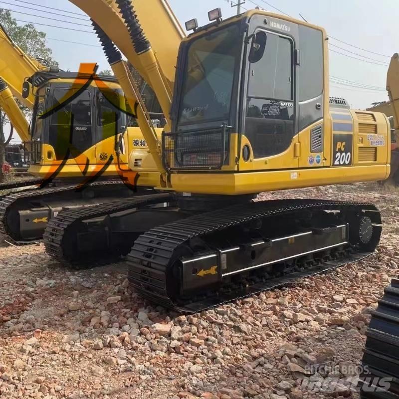 Komatsu PC 200 Kāpurķēžu ekskavatori