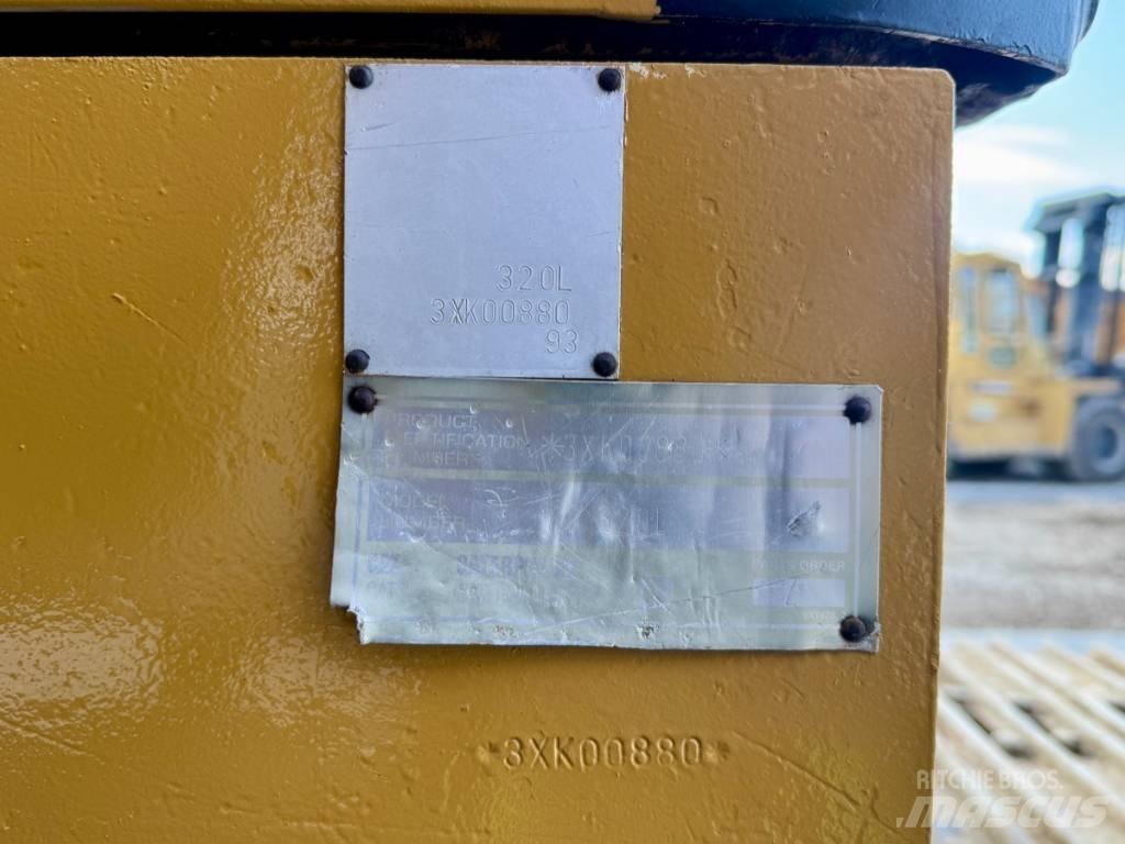 CAT 320 L Kāpurķēžu ekskavatori