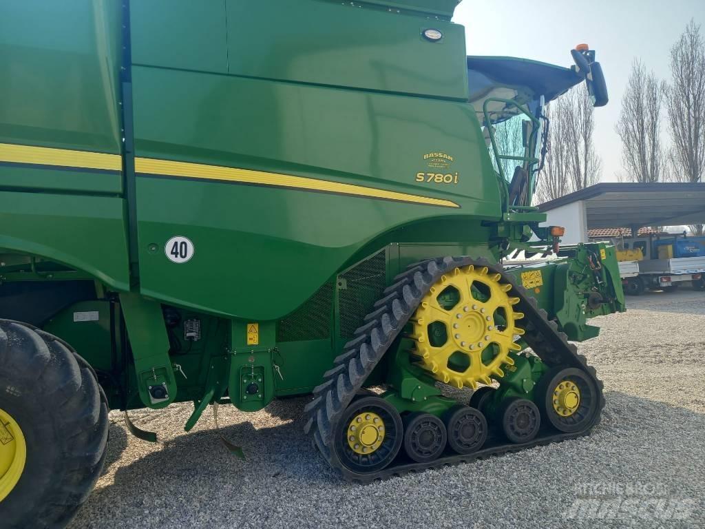 John Deere S 780i Ražas novākšanas kombaini