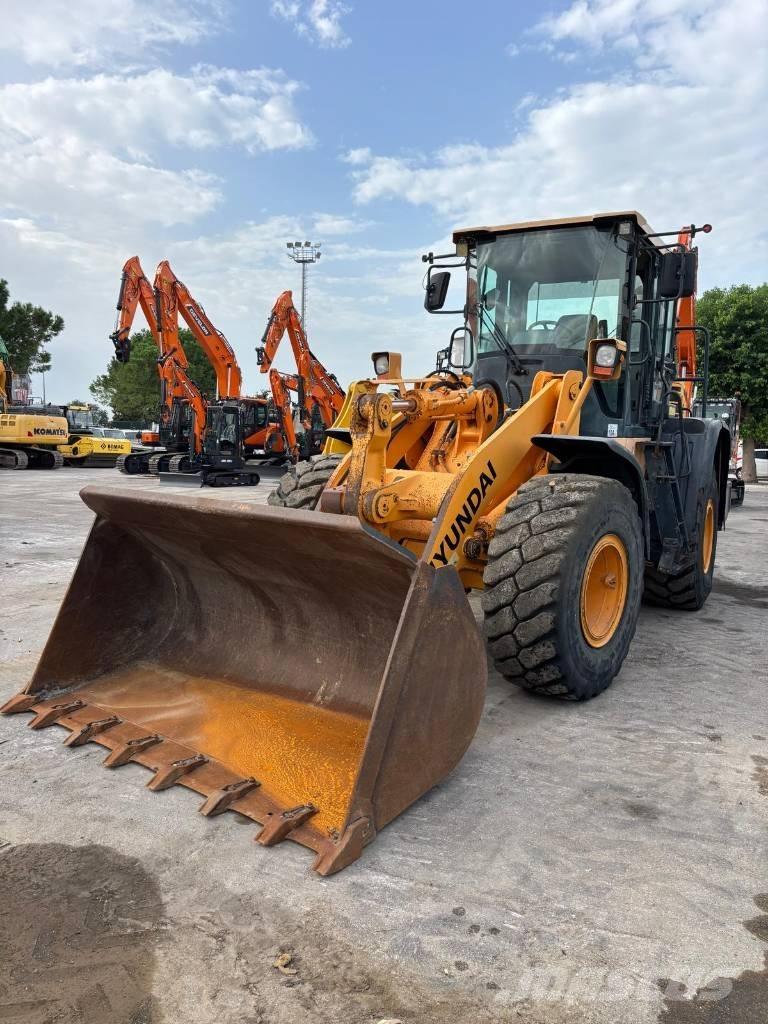 Hyundai HL 757-9 A Iekrāvēji uz riteņiem