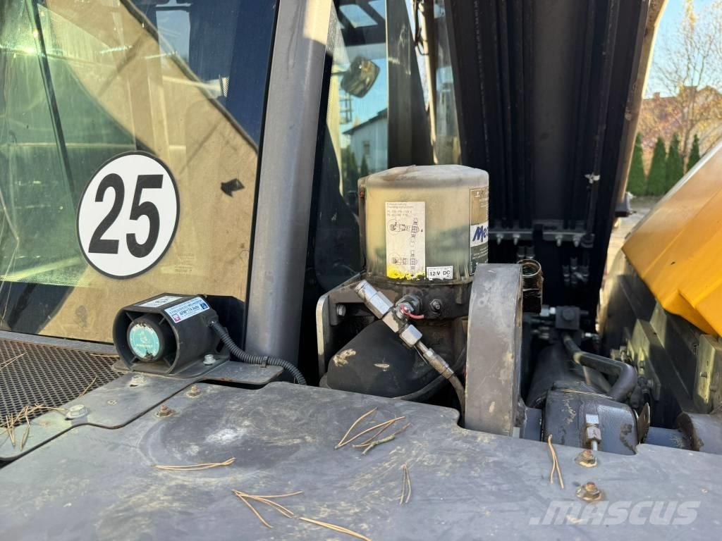 Mecalac 15 MWR Ekskavatori uz riteņiem