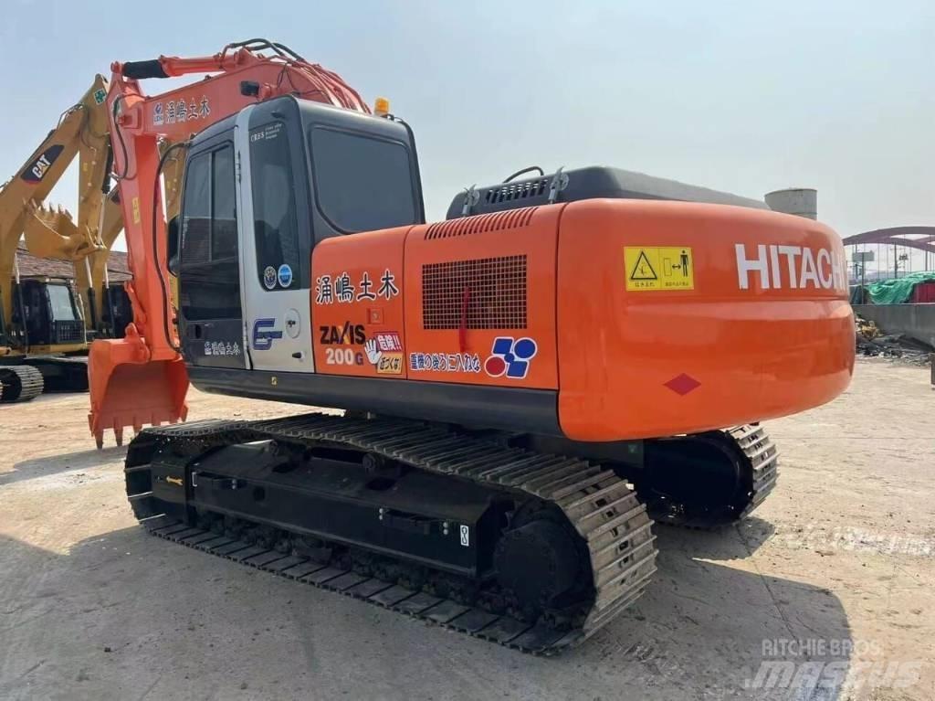 Hitachi ZX 200 Kāpurķēžu ekskavatori