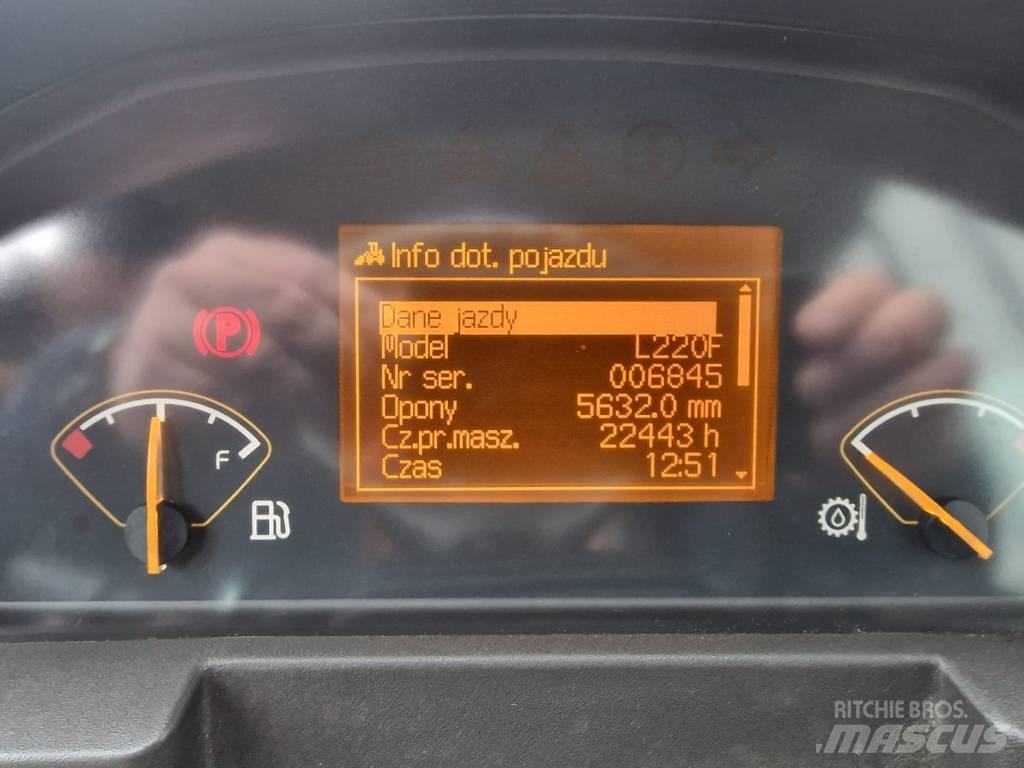 Volvo L 220 F Iekrāvēji uz riteņiem