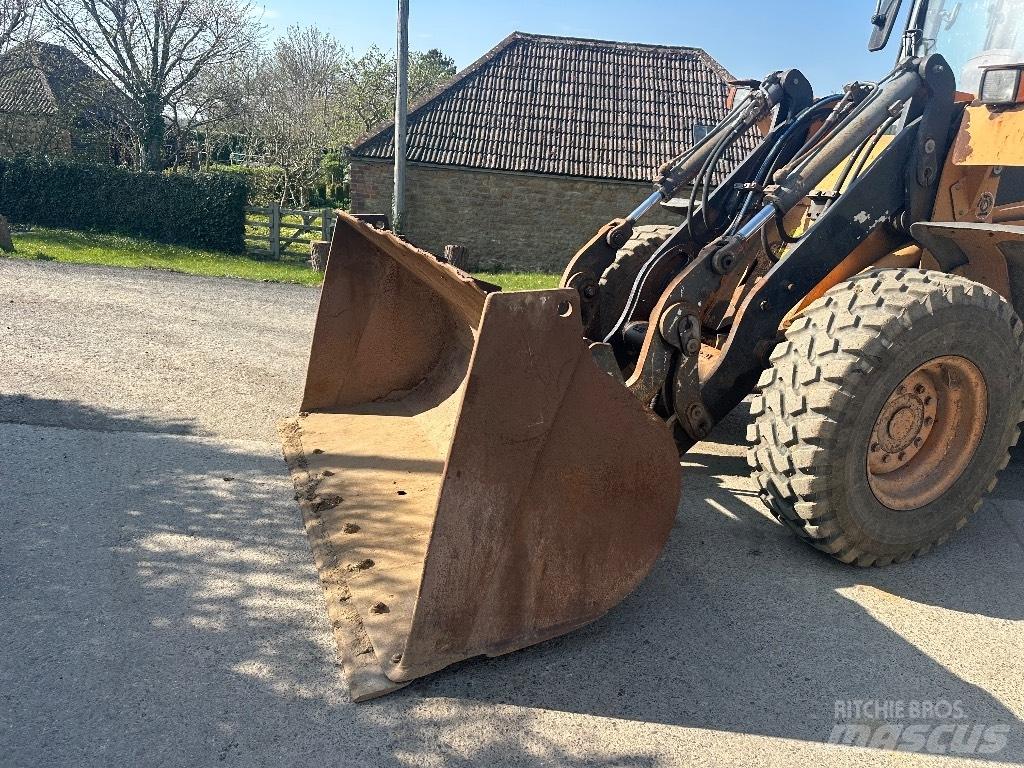 CASE 521 D Iekrāvēji uz riteņiem