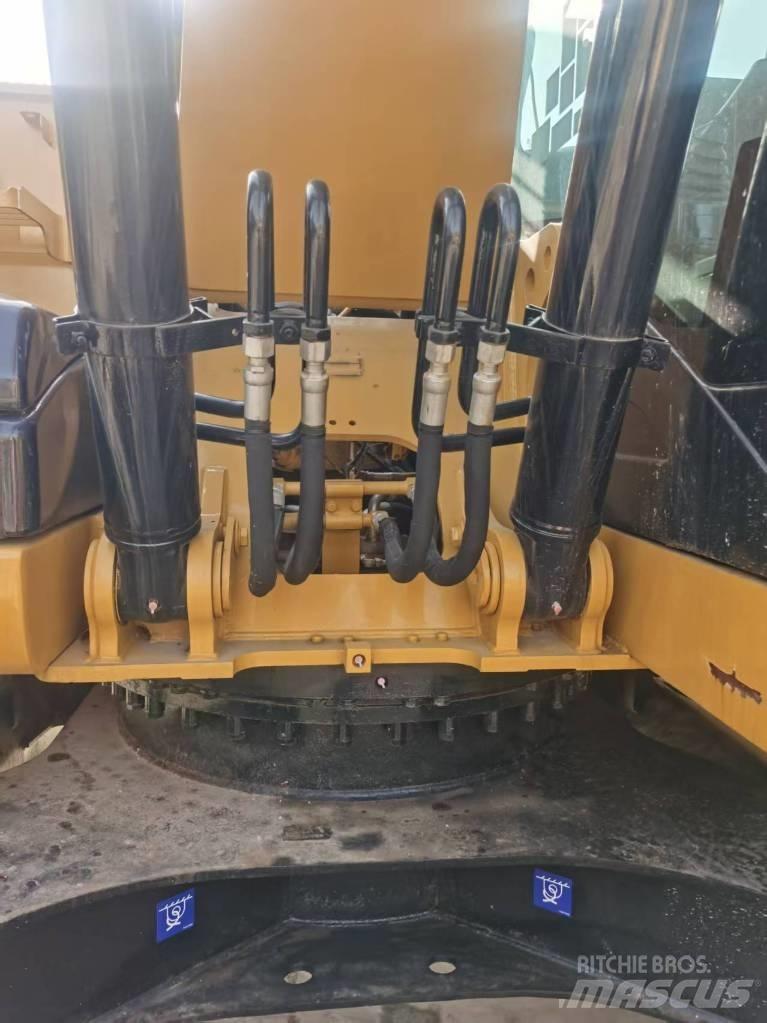 CAT 320d2 Kāpurķēžu ekskavatori