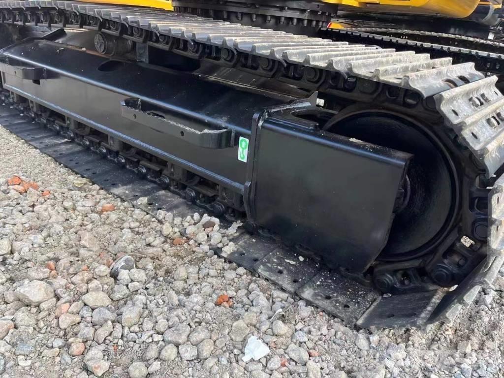 CAT 313 Kāpurķēžu ekskavatori