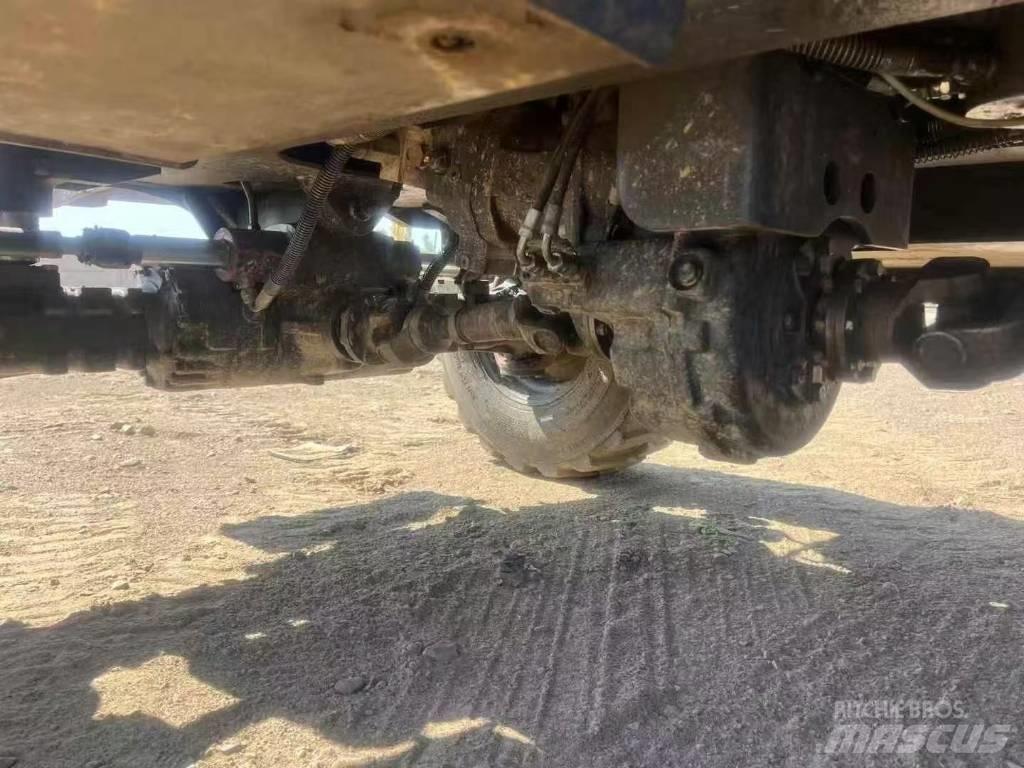 Doosan DX60W Ekskavatori uz riteņiem