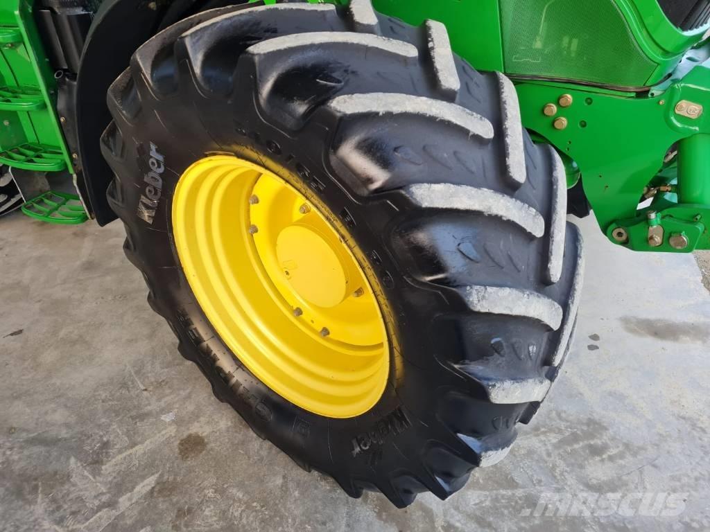 John Deere 6190 R Traktori