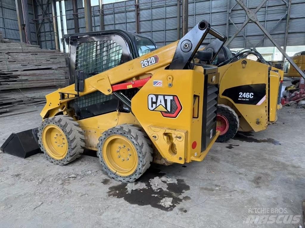 CAT 246C and 262D Lietoti riteņu kompaktiekrāvēji