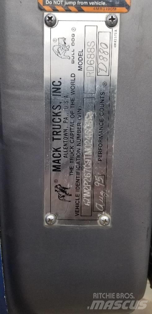 Mack RD 688 S Pašizgāzējs